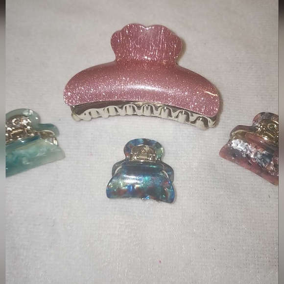 Hair clips, set of 4 - Picture 1 of 9